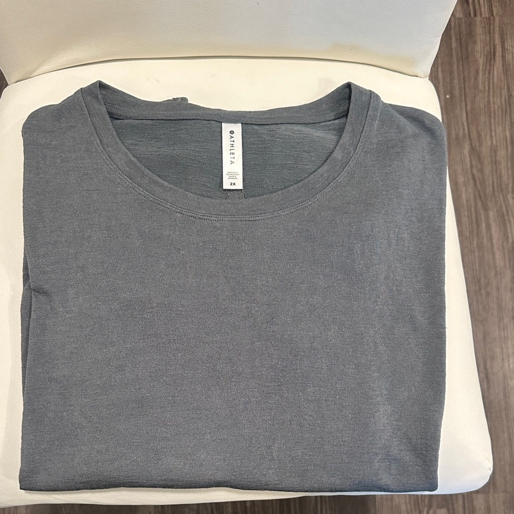 Women’s Athleta Top